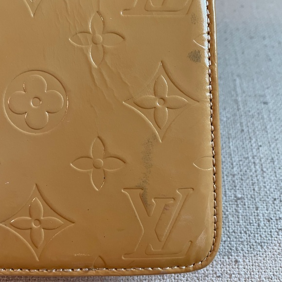 Louis Vuitton Vernis Lexington Monogram Clutch - Picture 15 of 15
